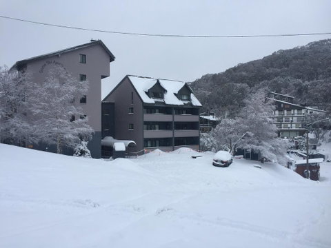 Snow Ski Apartments 06 - Perth Resorts 1