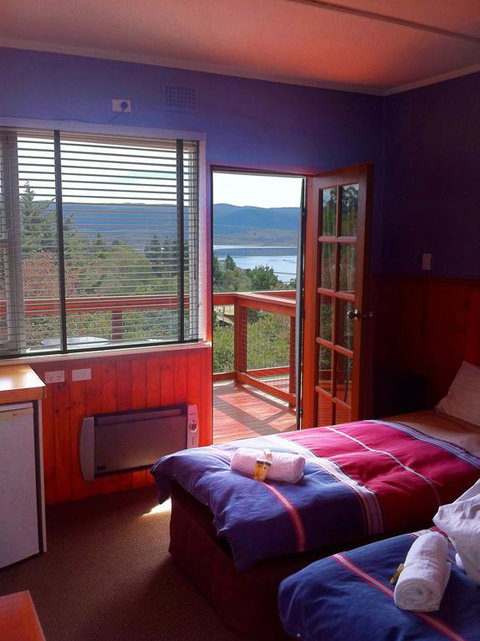 Snowview Units - Accommodation Perth 3