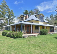 Soldiers Cottage picturebook vineyard home - Perth Resorts