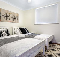 Sounds of Sunshine Whole House - Accommodation Perth