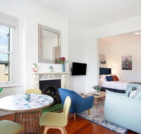 Spacious Studio With Balcony in Inner-City Glebe - Perth Resorts