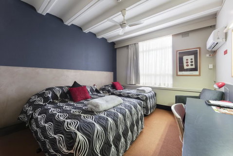 Statesman Hotel - Accommodation Perth 1