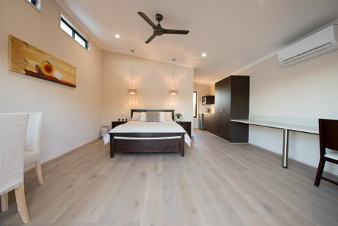 Still Earth - Perth Resorts 2