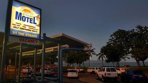 Strand Motel - Accommodation Perth 1