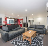 Stratton Summit 4- Modern sophisticated style with lake and mountain views - Accommodation Perth