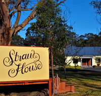 Straw House B and B - Perth Resorts