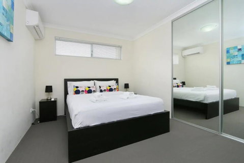 Stunning Home Near Scarborough Beach Sleeps 11 - Accommodation Perth 3