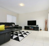 Stunning Home Near Scarborough Beach Sleeps 11 - Accommodation Perth