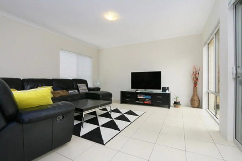 Stunning Home Near Scarborough Beach Sleeps 11 - Accommodation Perth 0