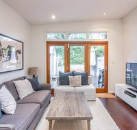 Stunning Townhouse- Quiet Street Close to CBD - Accommodation Perth