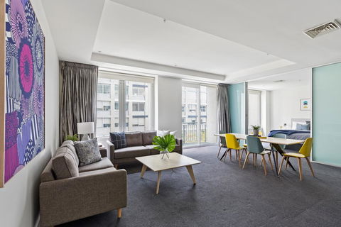 Stunning, Central Huge CBD Pad, Free WiFi, Netflix - Accommodation Perth 1