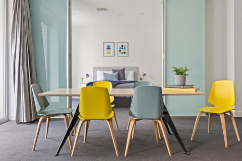 Stunning, Central Huge CBD Pad, Free WiFi, Netflix - Accommodation Perth 0
