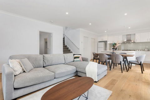Style, Comfort And Convenience - Accommodation Perth 0