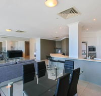 Stylish 3 Bedroom Apartment In Goldcoast - Perth Resorts