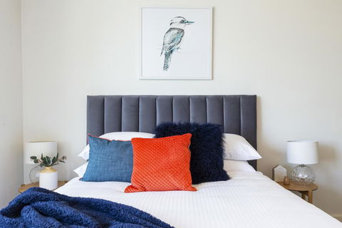 Stylish Apartment Minutes From City And Airport - Accommodation Perth 2