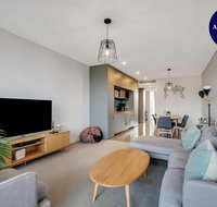 STYLISH CAMPERDOWN APARTMENT and PARKING INC - Perth Resorts