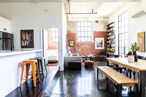 Stylish Warehouse Conversion In The Heart Of Fitzroy - Accommodation Perth 1