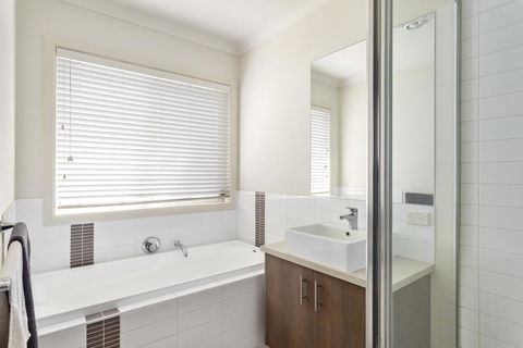 Summer Breeze - Accommodation Perth 2