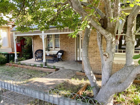 SUMMER HOUSE - CENTRAL LOCATION Near PARK - Accommodation Perth 1