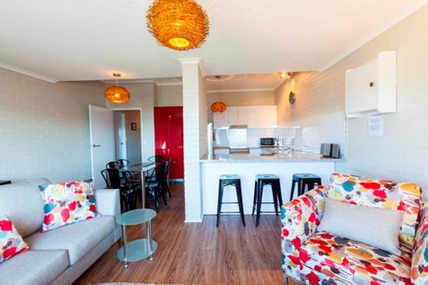Summit 9 - Modern And Stylish Newly Renovated Apartment - Accommodation Perth 3