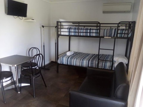 Summit Cabin - Perth Resorts 1