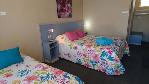Sunflower Motel - Perth Resorts 0