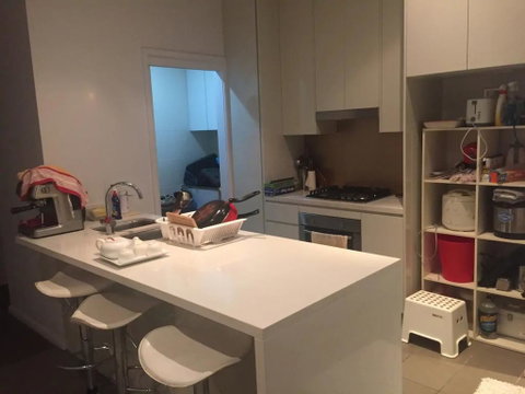 Sunny 3 Bedroom Apartment In Turrella - Accommodation Perth 1