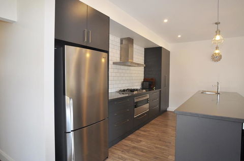 SUNNYSIDE - SURF SIDE - Accommodation Perth 3