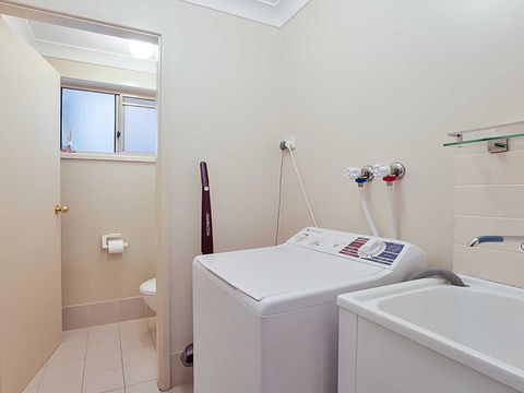 Sunset On Birubi' - Pet Friendly, Air Con, Water Views, WIFI And Outdoor Spa - Accommodation Perth 2