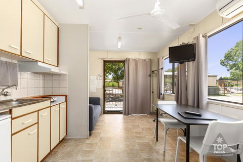 Sunset Top Tourist Park - Accommodation Perth 2