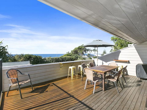 Sunshine Beach Serenity And Pet Friendly ! 9 Seaview Terrace, Sunshine Beach, QLD 4567 - Accommodation Perth 2