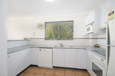 Sunshine Cove, Across The Road From The Beach - Accommodation Perth 3