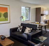 Superb 2 BR Apartment Minutes to CBD- Cen8 - Accommodation Perth