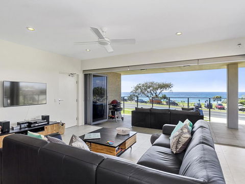 Surf 101 On Cabarita Beach - Accommodation Perth 0