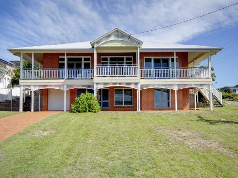 Surf Break - Fingal Bay - Accommodation Perth 0