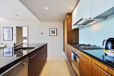 Swainson At Embassy - Accommodation Perth 3