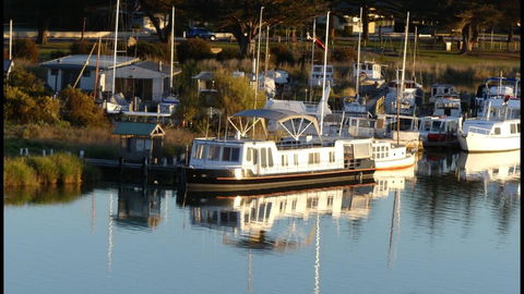 Swamp Fox Luxury 2BR Dutch Barge - Accommodation Perth 0