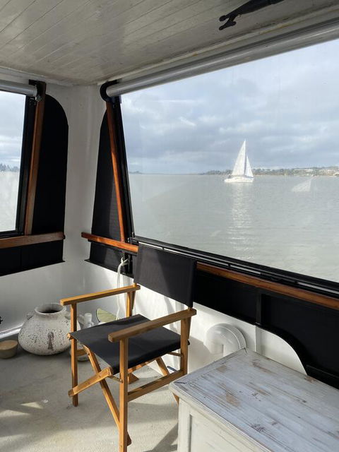 Swamp Fox Luxury 2BR Dutch Barge - Accommodation Perth 3