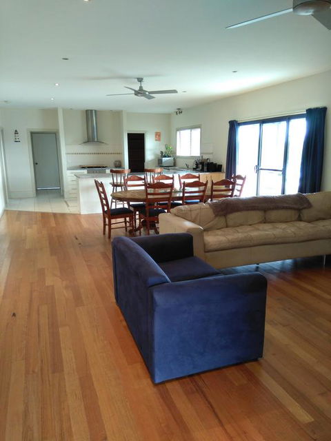 Symuya - Accommodation Perth 2