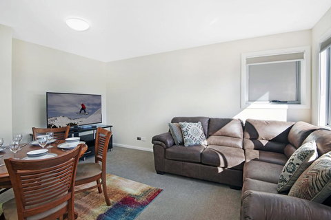 T-Bar On Twynam - Accommodation Perth 2