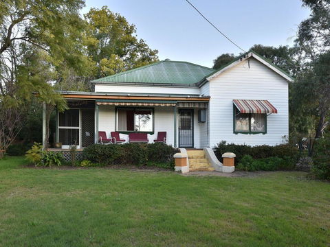 Tabitha Hill Cottage - Accommodation Perth 1
