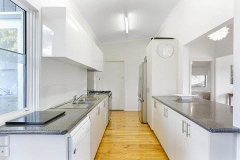 Tallarook Beach House - Very Close To Beach - Accommodation Perth 3