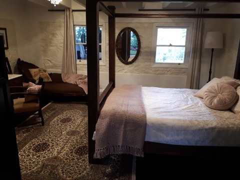 Tanilba House - Accommodation Perth 1