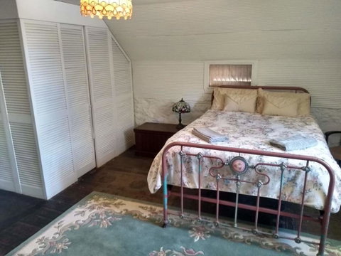 Tanilba House - Accommodation Perth 3