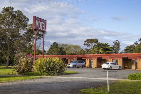 Tarra Motel - Accommodation Perth 0