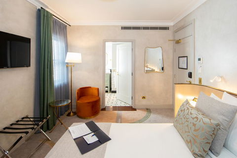 Tattersalls Hotel - Accommodation Perth 1