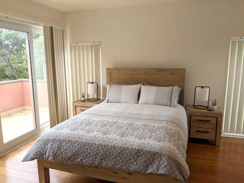 The Beach House - Accommodation Perth 2