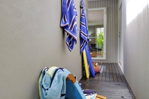 THE BEACH HOUSE - Accommodation Perth 2