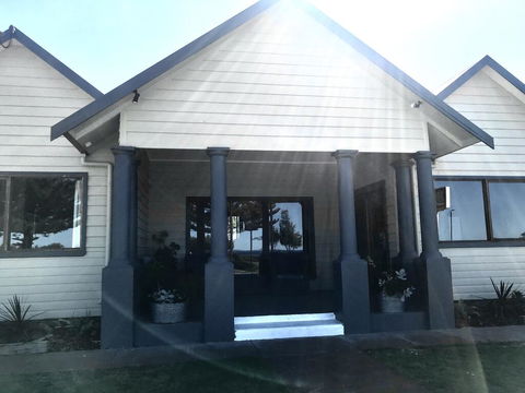 The Beach House & Villas - Accommodation Perth 1