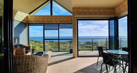 The Beach House - Port Bouvard - Accommodation Perth 0